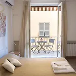 Via Colombo Holiday Rooms