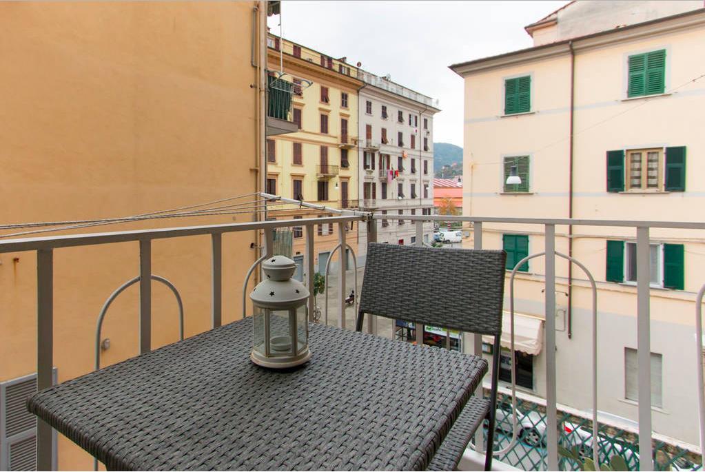 Via Colombo 3* La Spezia